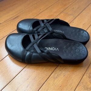 Vionic Claire Black Leather Slip on Shoes Cushioned Mules Women’s Size 9